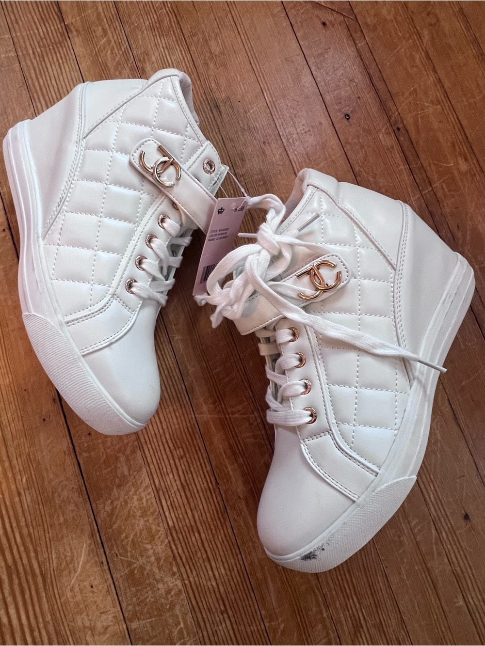 Juicy Couture NWT White Quilted High-Top Sneakers with Gold Accent size 8.5